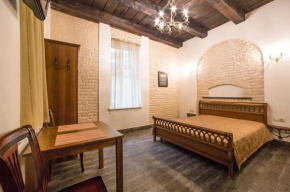  Apartment on Valova 16-2- 2 minutes to Market Square  Львов